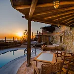 Dimilia Villa *